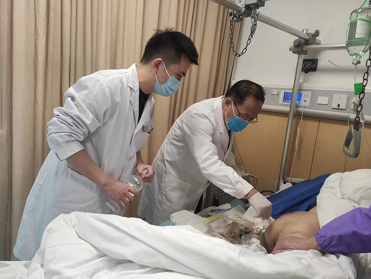 风险久久久久久亚洲精品影院