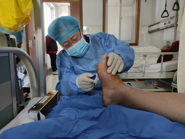 风险久久久久久亚洲精品影院