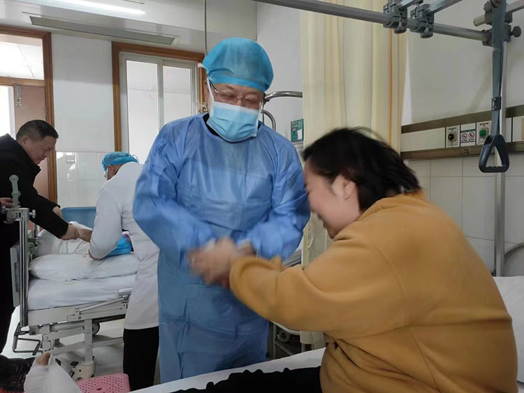 风险久久久久久亚洲精品影院