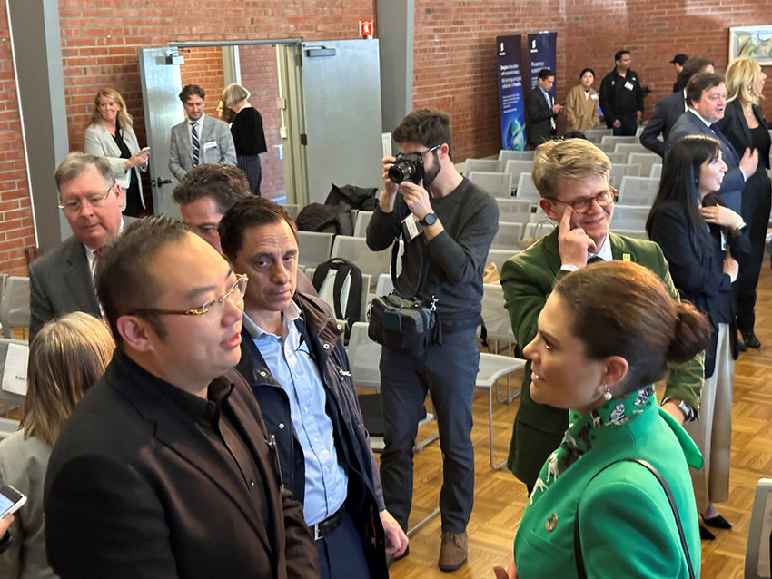 风险久久久久久亚洲精品影院