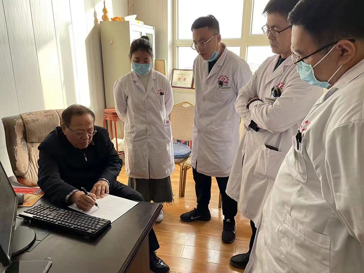 风险久久久久久亚洲精品影院