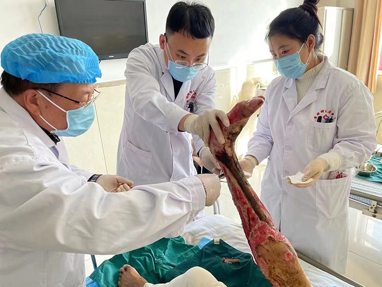 风险久久久久久亚洲精品影院