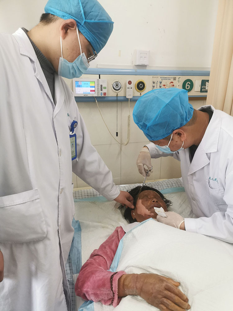 风险久久久久久亚洲精品影院