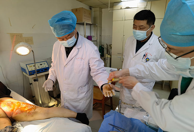 风险久久久久久亚洲精品影院