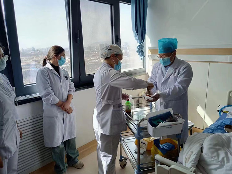 风险久久久久久亚洲精品影院