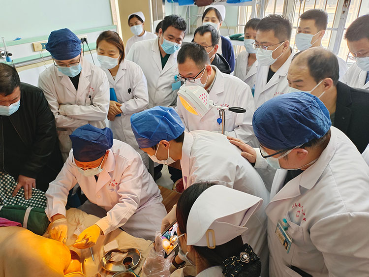 风险久久久久久亚洲精品影院