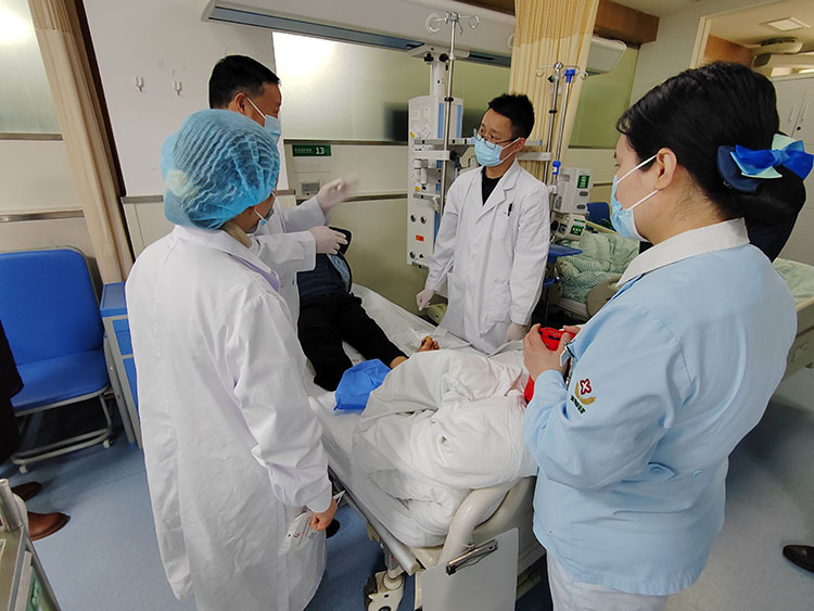 风险久久久久久亚洲精品影院