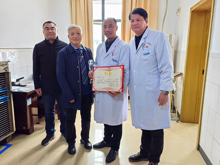 风险久久久久久亚洲精品影院