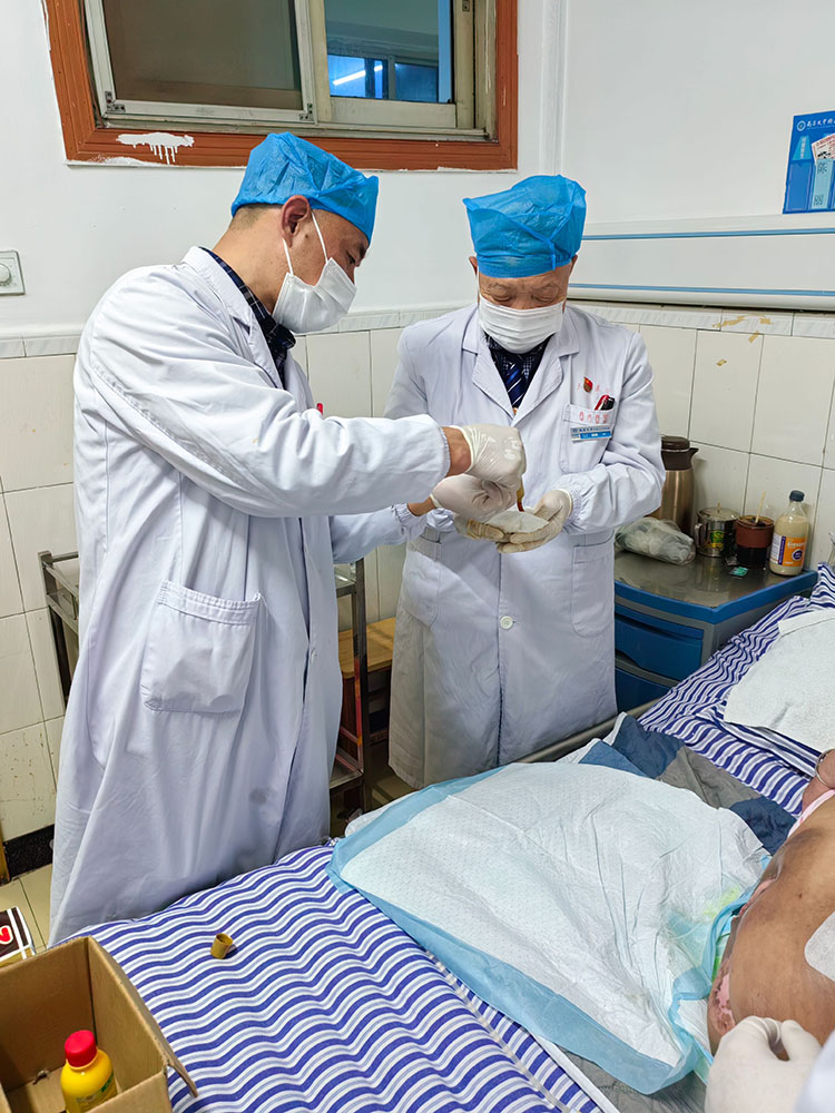 风险久久久久久亚洲精品影院