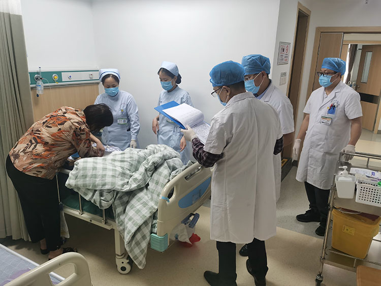 风险久久久久久亚洲精品影院