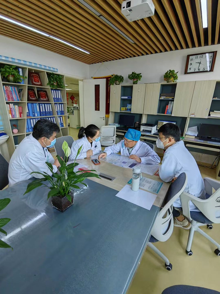 风险久久久久久亚洲精品影院