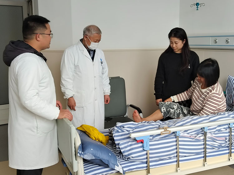 风险久久久久久亚洲精品影院