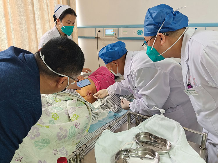 风险久久久久久亚洲精品影院