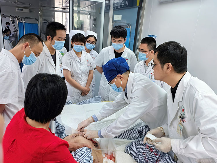 风险久久久久久亚洲精品影院