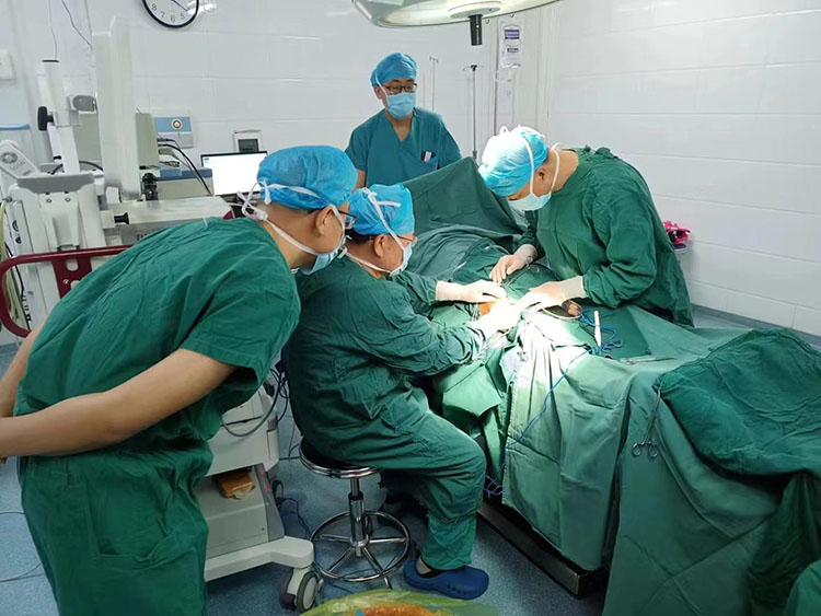 风险久久久久久亚洲精品影院