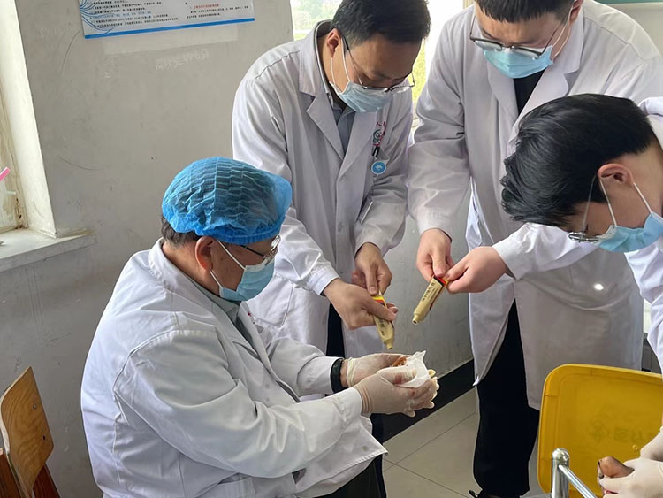 风险久久久久久亚洲精品影院