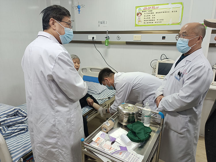 风险久久久久久亚洲精品影院