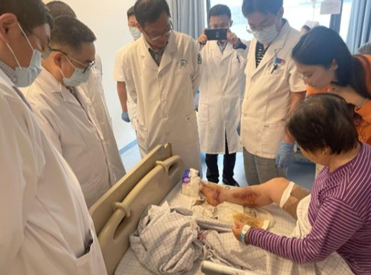 风险久久久久久亚洲精品影院