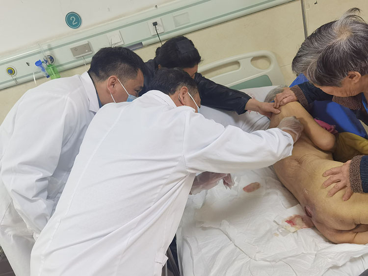 风险久久久久久亚洲精品影院