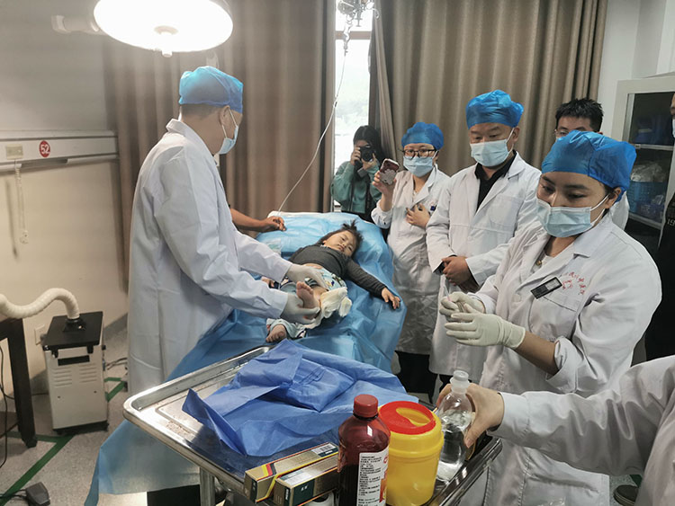 风险久久久久久亚洲精品影院