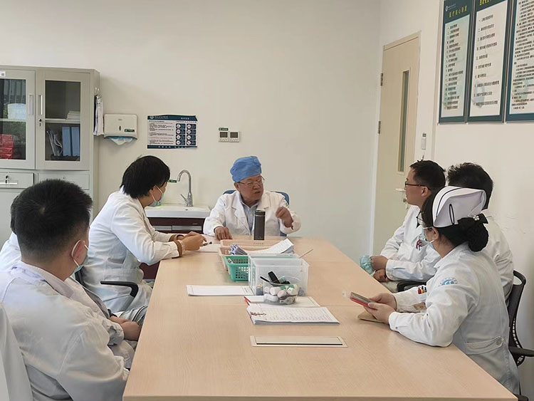 风险久久久久久亚洲精品影院