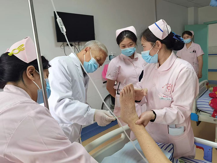 风险久久久久久亚洲精品影院