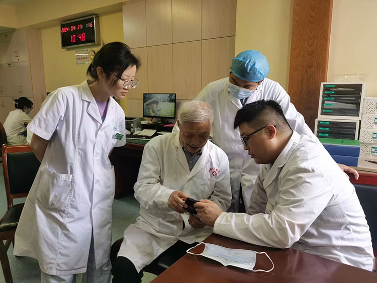 风险久久久久久亚洲精品影院