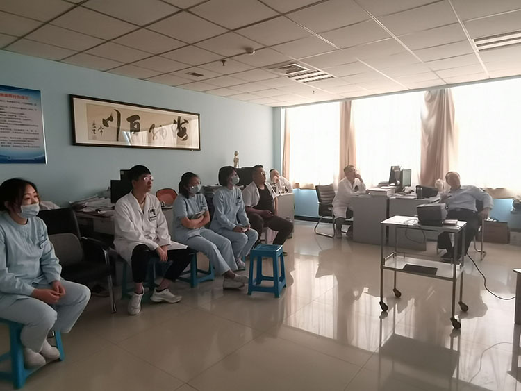 风险久久久久久亚洲精品影院