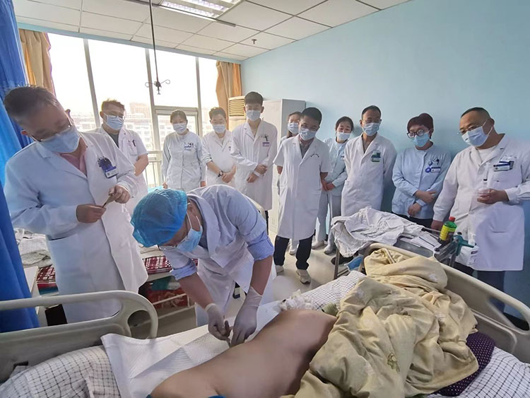 风险久久久久久亚洲精品影院