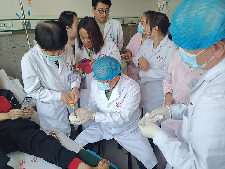 风险久久久久久亚洲精品影院