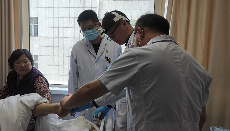 风险久久久久久亚洲精品影院