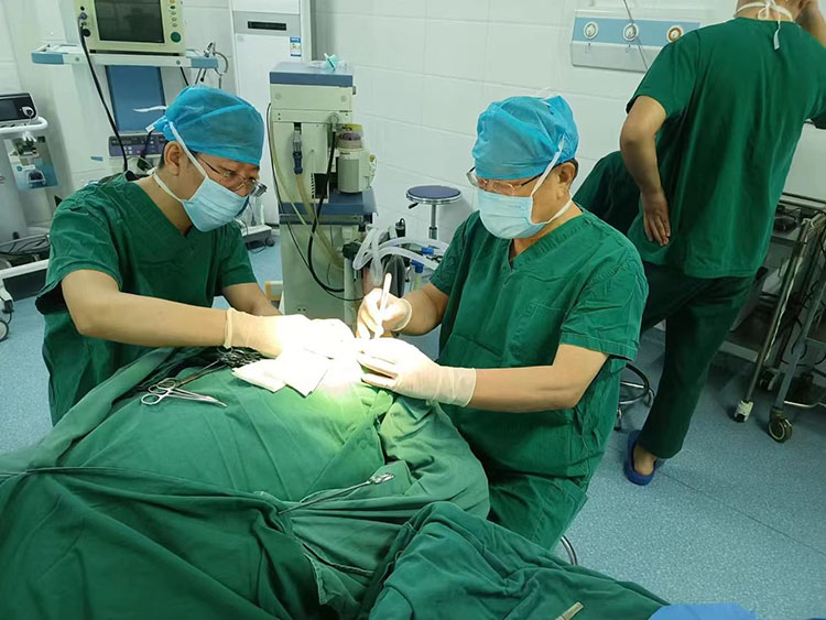 风险久久久久久亚洲精品影院