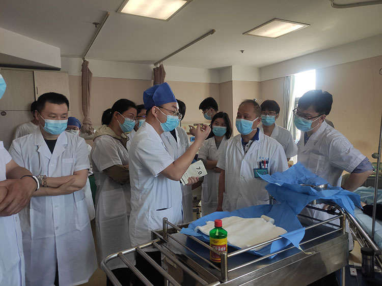 风险久久久久久亚洲精品影院