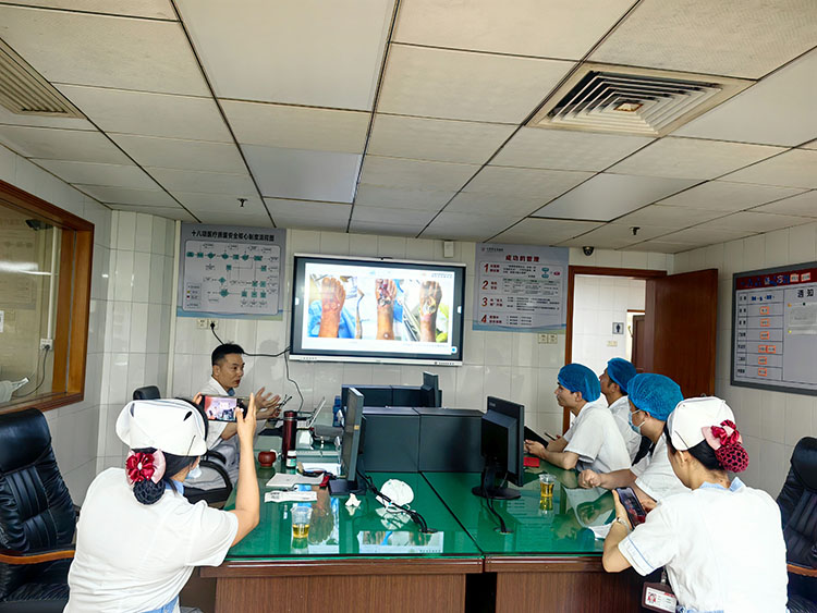 风险久久久久久亚洲精品影院