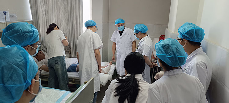 风险久久久久久亚洲精品影院