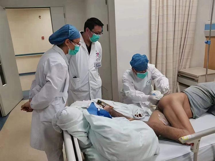 风险久久久久久亚洲精品影院