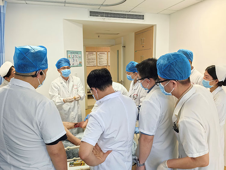 风险久久久久久亚洲精品影院