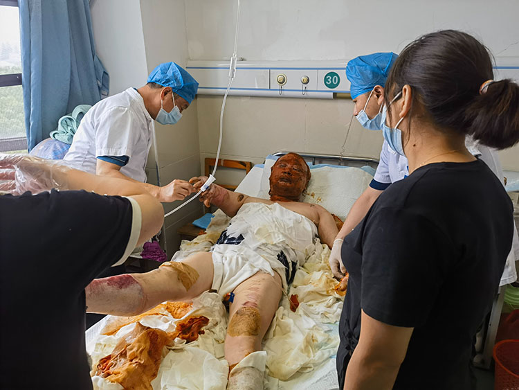 风险久久久久久亚洲精品影院