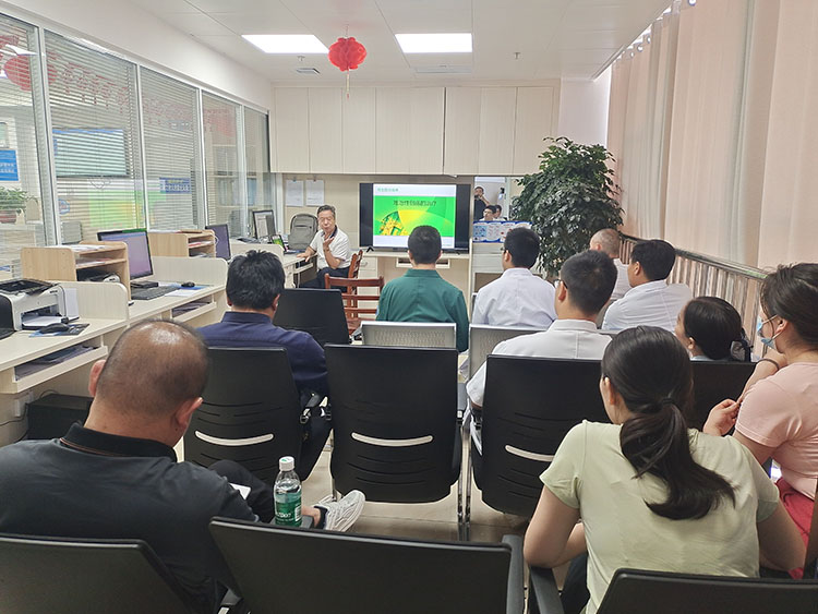 风险久久久久久亚洲精品影院