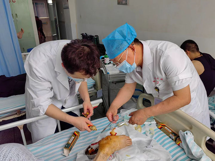 风险久久久久久亚洲精品影院