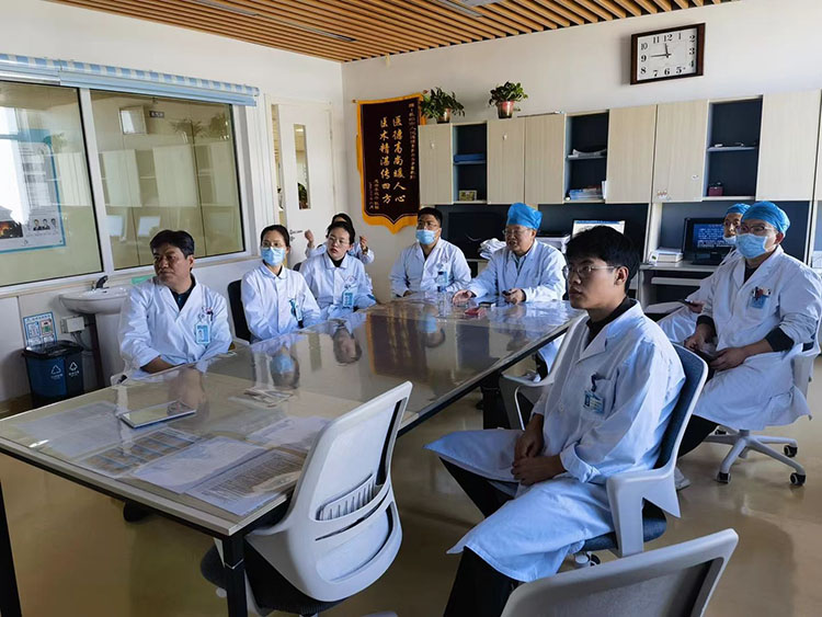 风险久久久久久亚洲精品影院