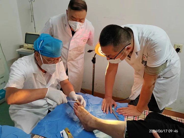 风险久久久久久亚洲精品影院