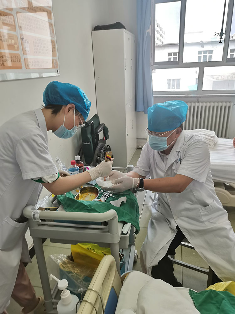 风险久久久久久亚洲精品影院