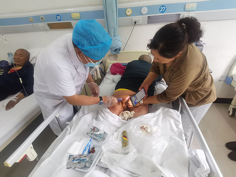 风险久久久久久亚洲精品影院