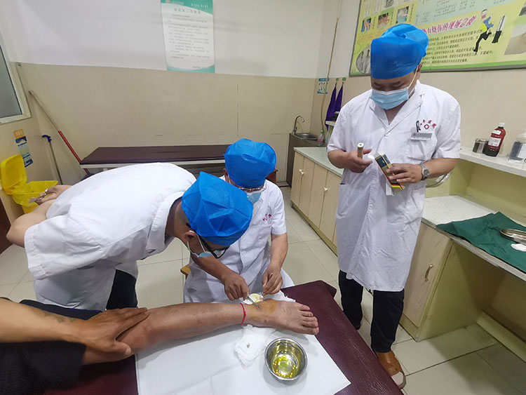 风险久久久久久亚洲精品影院