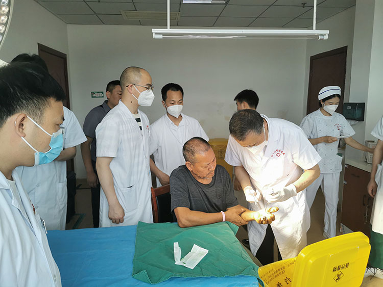 风险久久久久久亚洲精品影院