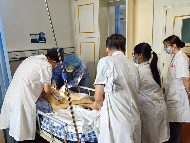 风险久久久久久亚洲精品影院