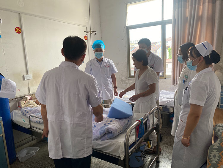 风险久久久久久亚洲精品影院