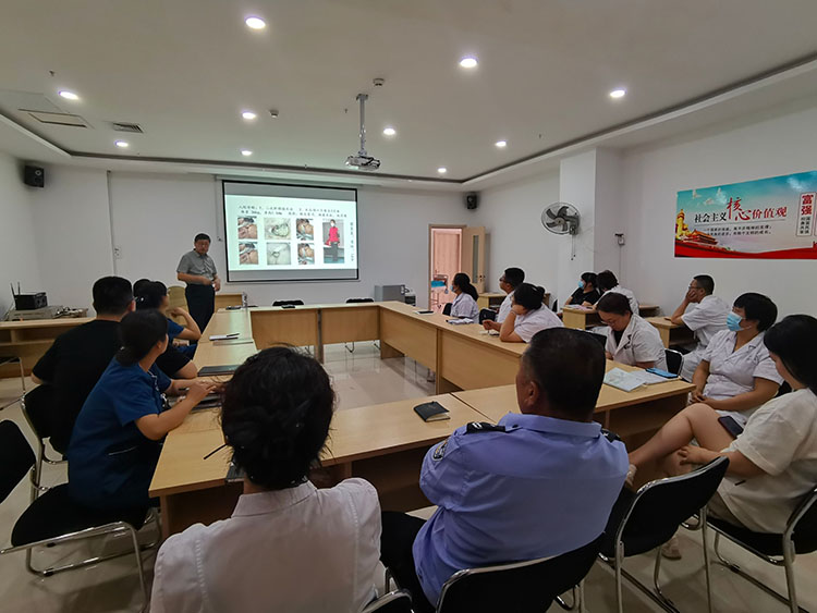 风险久久久久久亚洲精品影院