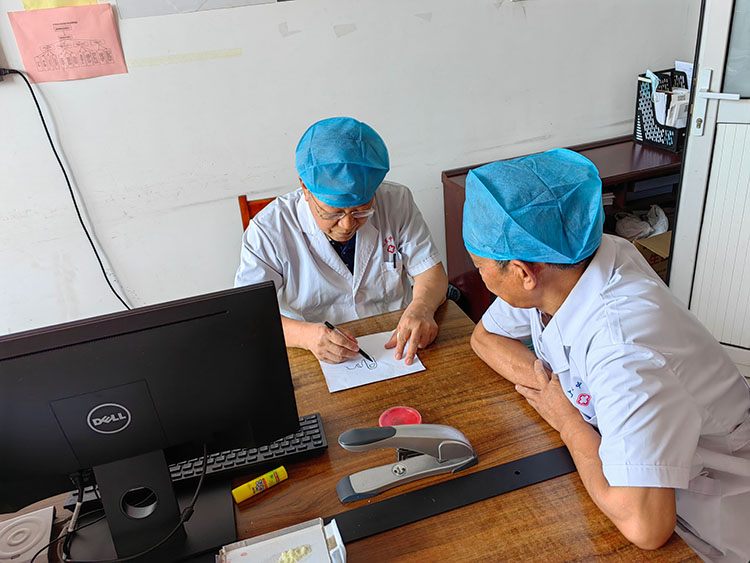 风险久久久久久亚洲精品影院